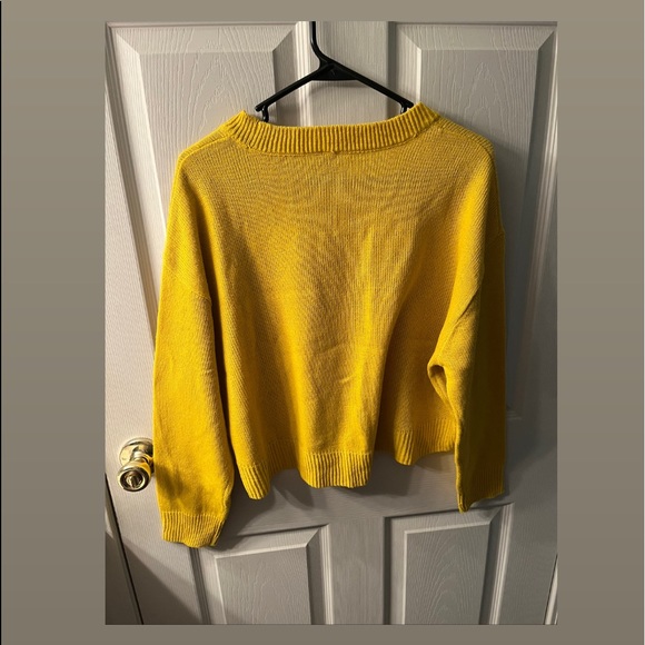 Divided Yellow Sweater, Size: M - Picture 2 of 2